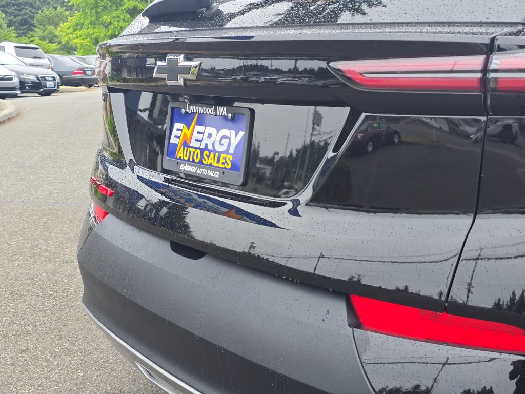 Used 2023 Chevrolet Bolt EUV LT w/ Redline Edition FWD image 13