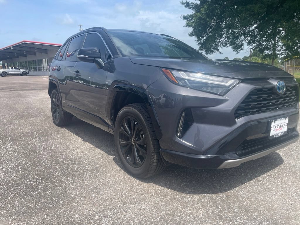 Used 2024 Toyota RAV4 XSE AWD/4WD image 10