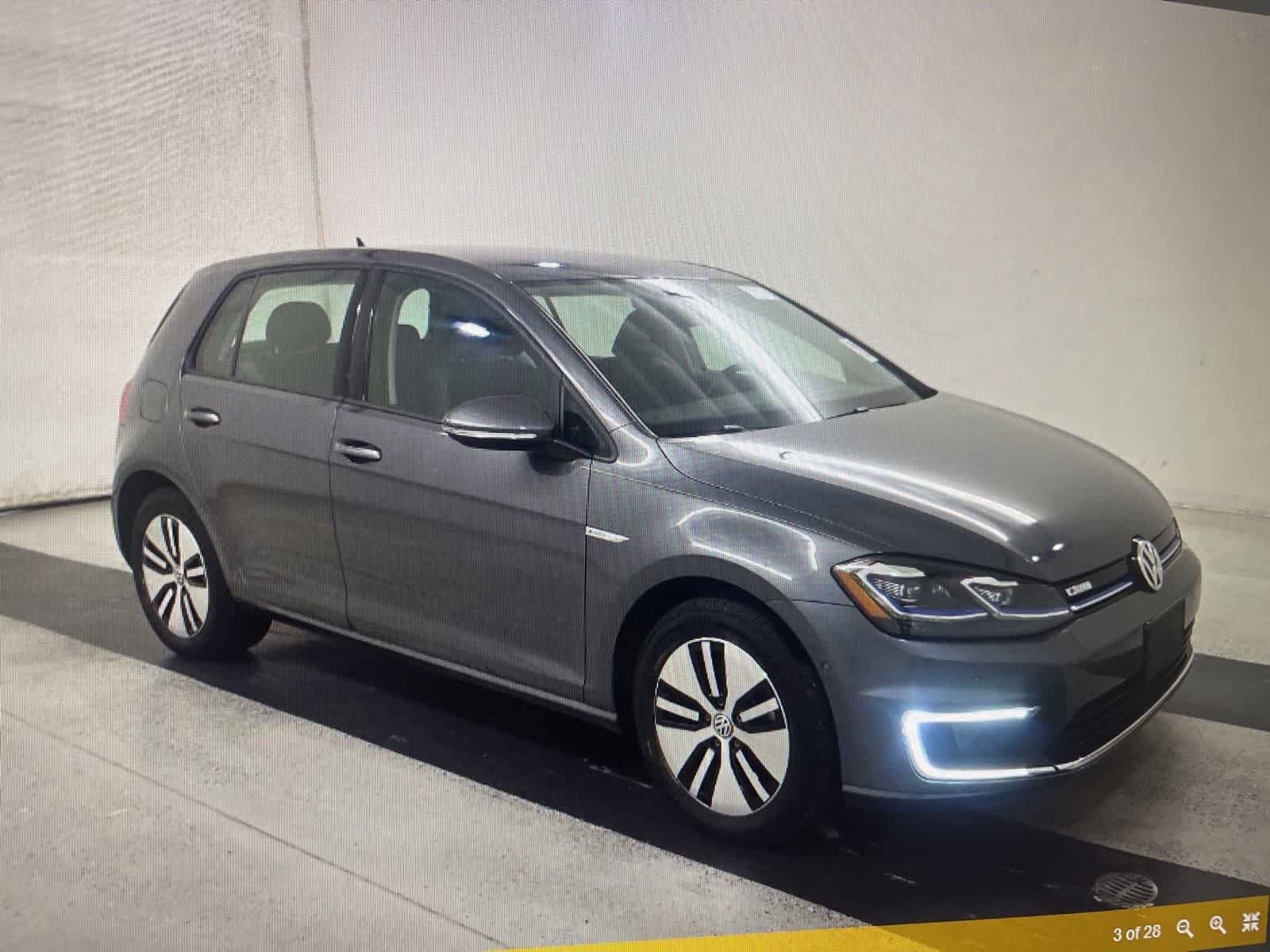 Used 2018 Volkswagen e-Golf SEL Premium w/ Driver Assistance Package FWD image 2
