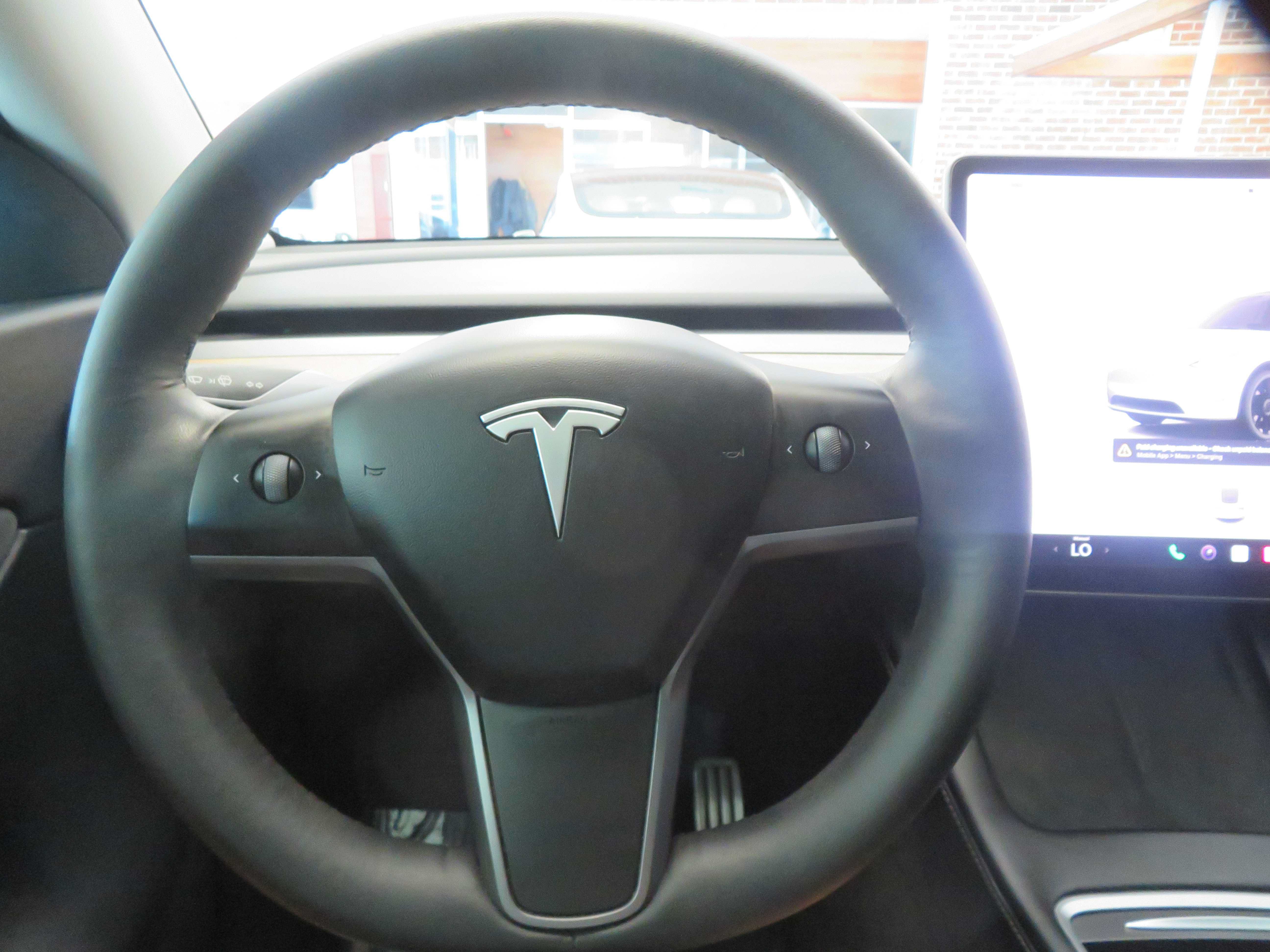 Used 2022 Tesla Model Y Performance AWD/4WD image 11