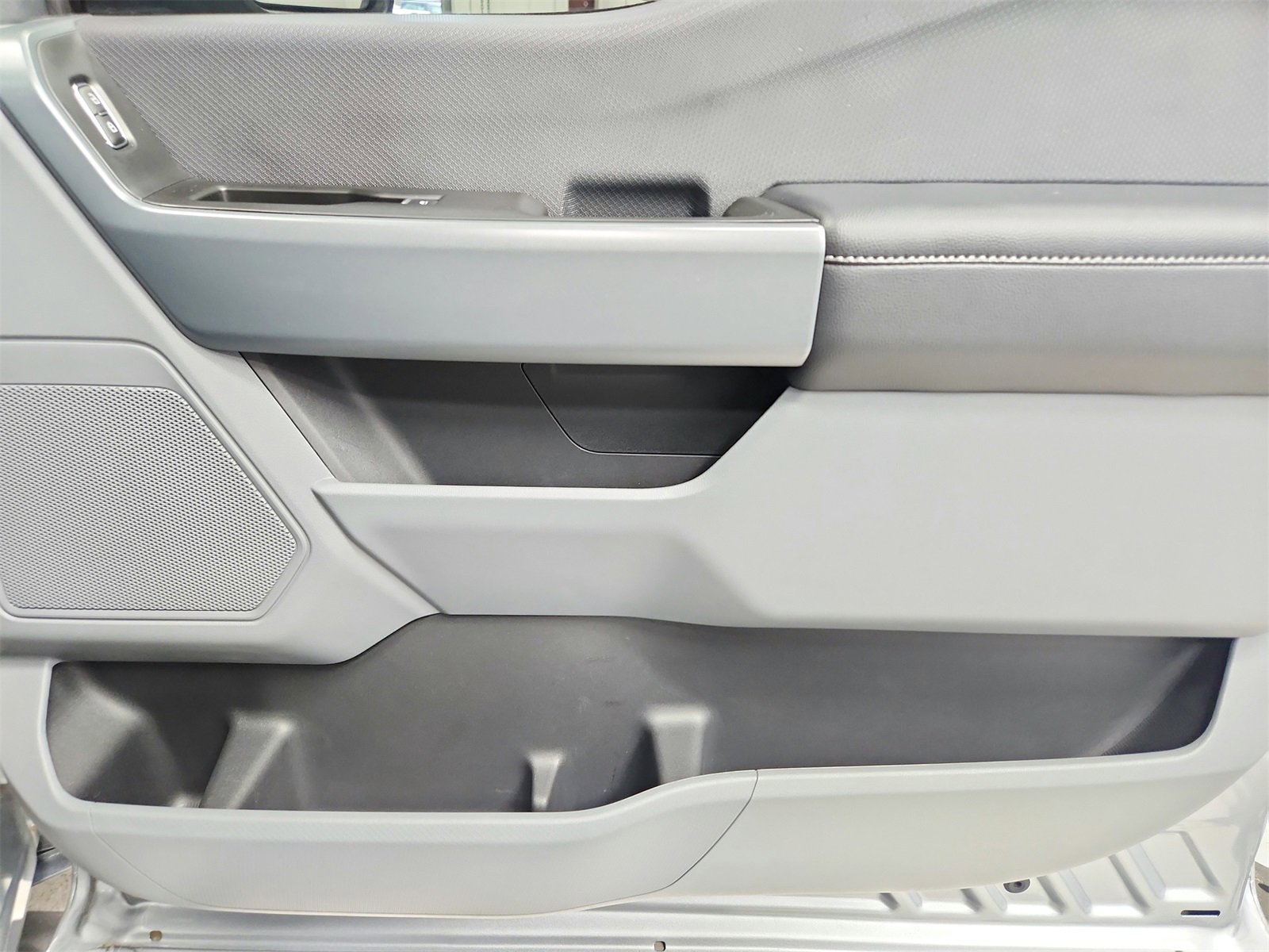 Used 2023 Ford F150 XLT w/ XTR Package image 37