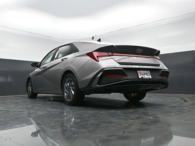 Used 2024 Hyundai Elantra SEL FWD image 57