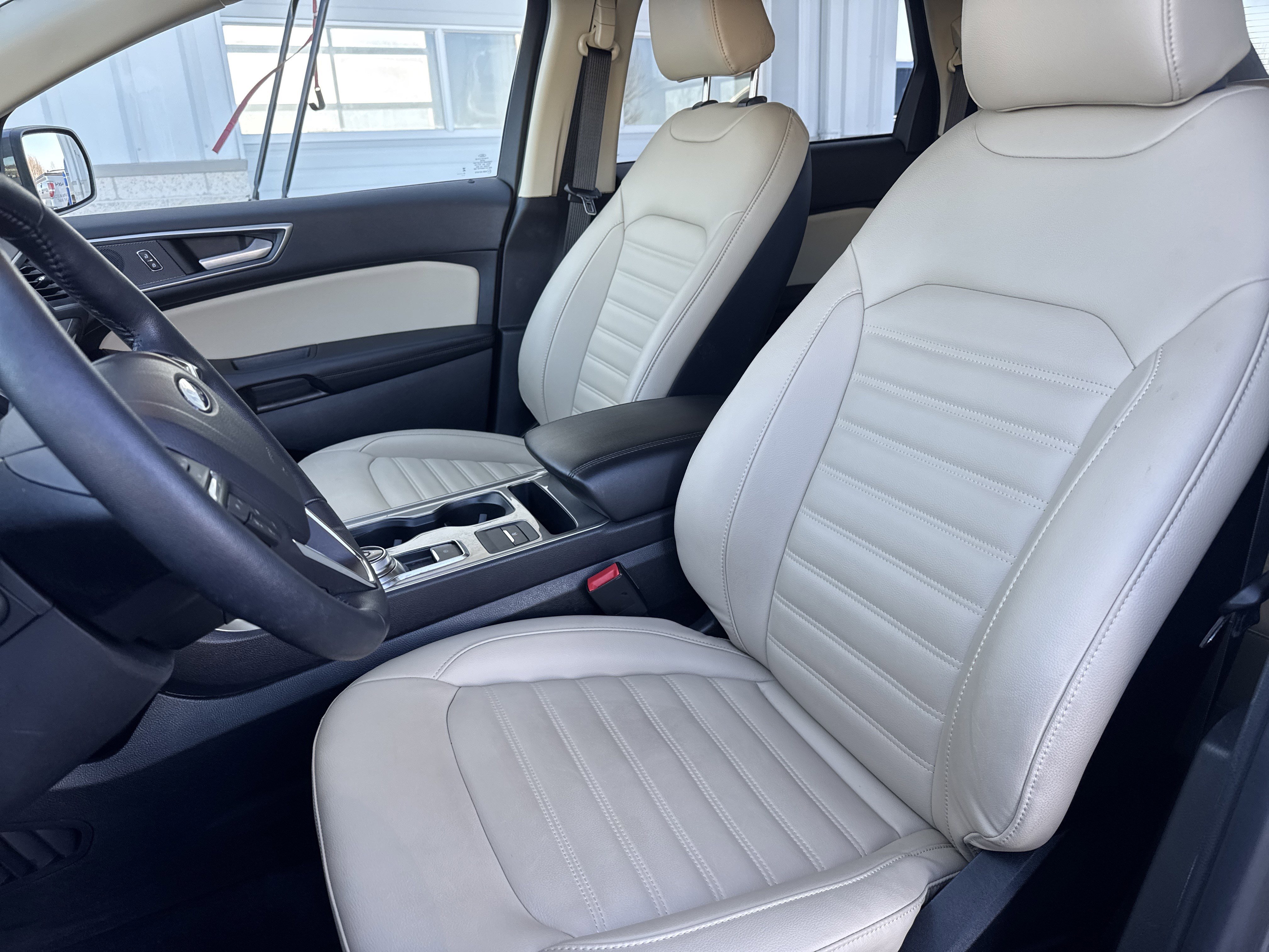 Used 2024 Ford Edge SEL image 21