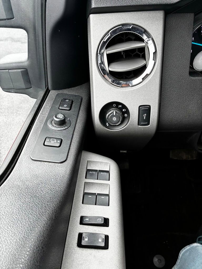 Used 2016 Ford F350 Lariat w/ Lariat Ultimate Package AWD/4WD image 19
