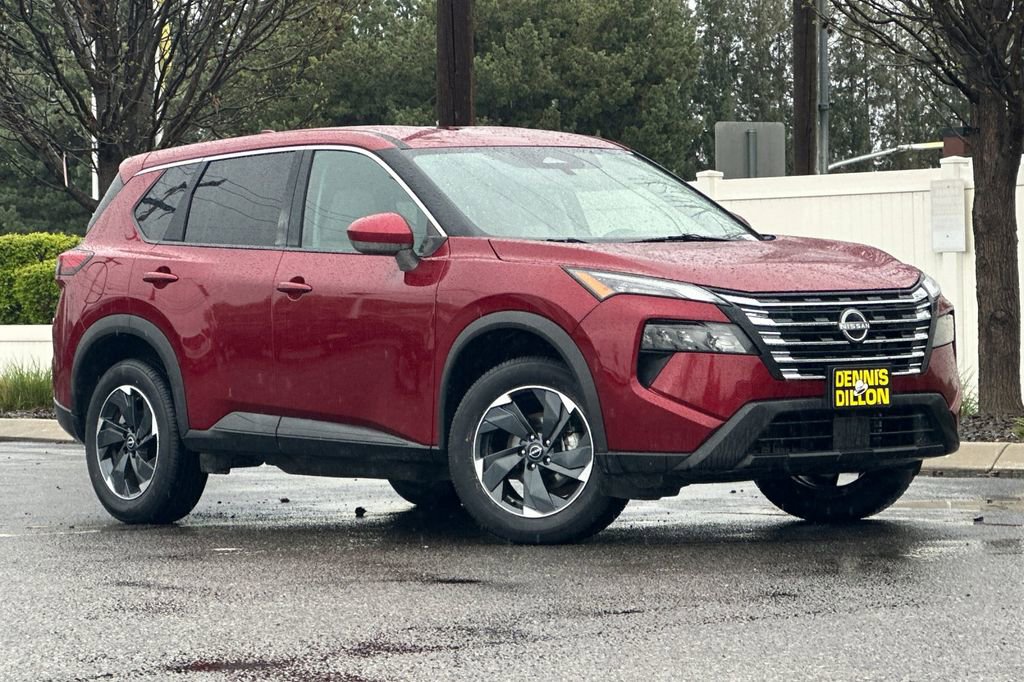 Used 2025 Nissan Rogue SV image 2