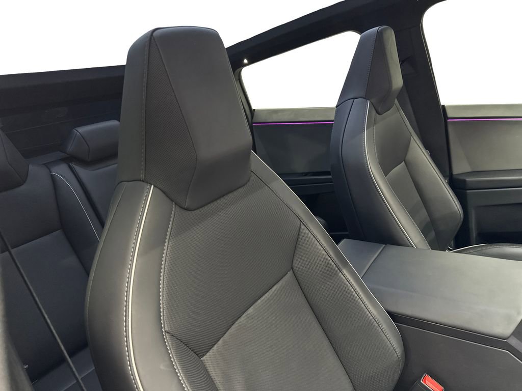 Used 2024 Tesla Cybertruck AWD Crew Cab image 42