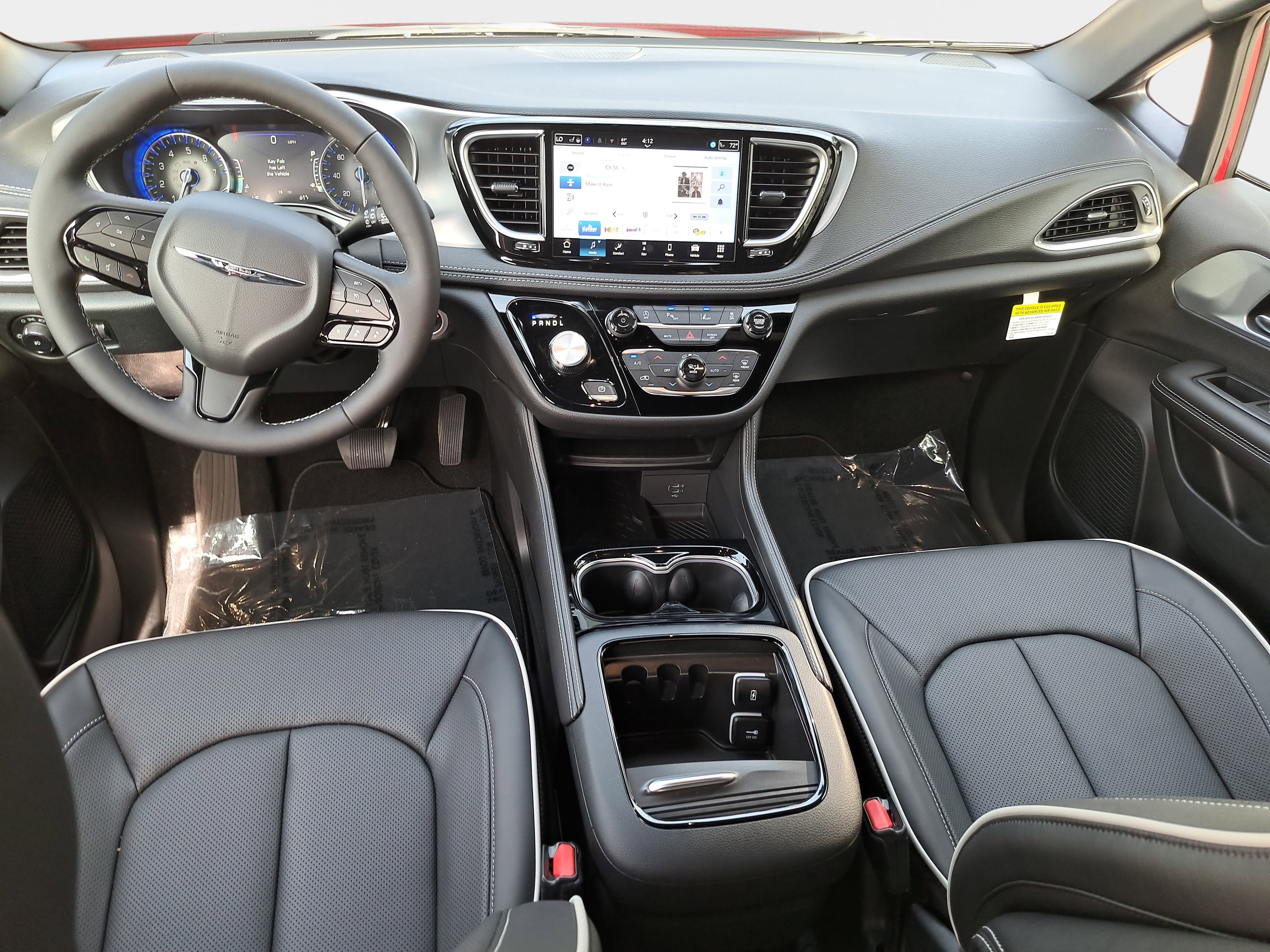 New 2026 Chrysler Pacifica Limited image 9