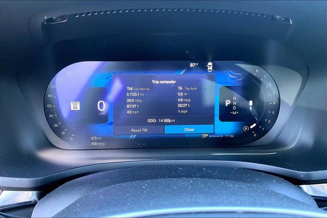 Used 2025 Volvo V60 B5 Cross Country Plus image 13