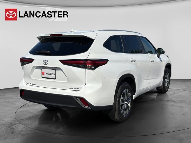Used 2023 Toyota Highlander XLE AWD/4WD image 7