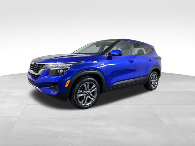 Used 2023 Kia Seltos LX image 2