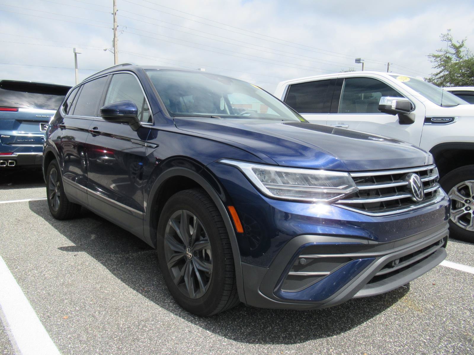 Used 2022 Volkswagen Tiguan SE