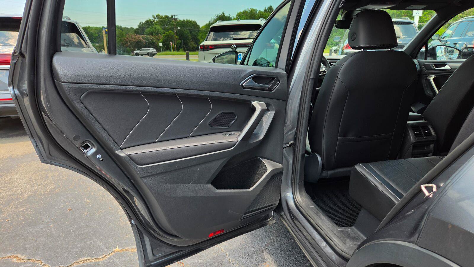 Certified 2024 Volkswagen Tiguan SE R-Line FWD image 41
