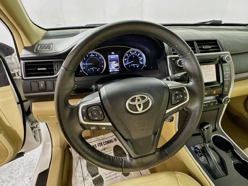 Used 2015 Toyota Camry XLE FWD image 11