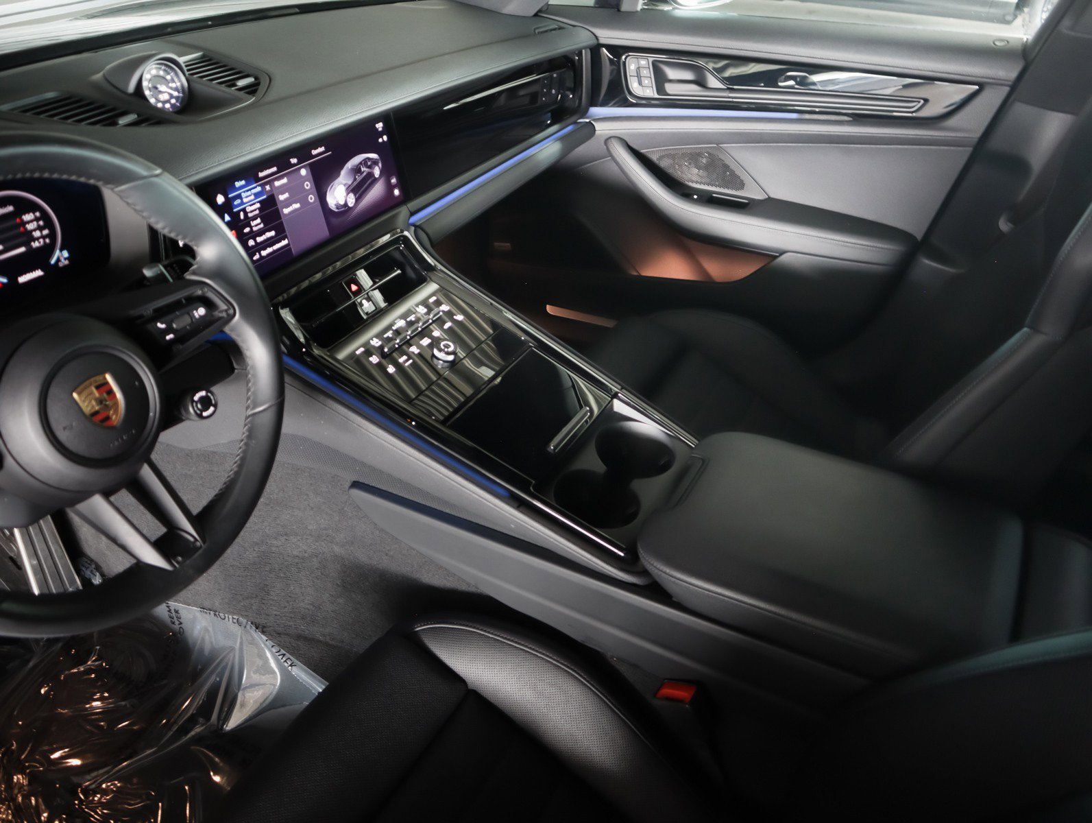 Certified 2025 Porsche Panamera RWD image 16