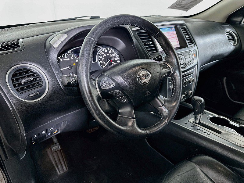 Used 2020 Nissan Pathfinder SL FWD image 9