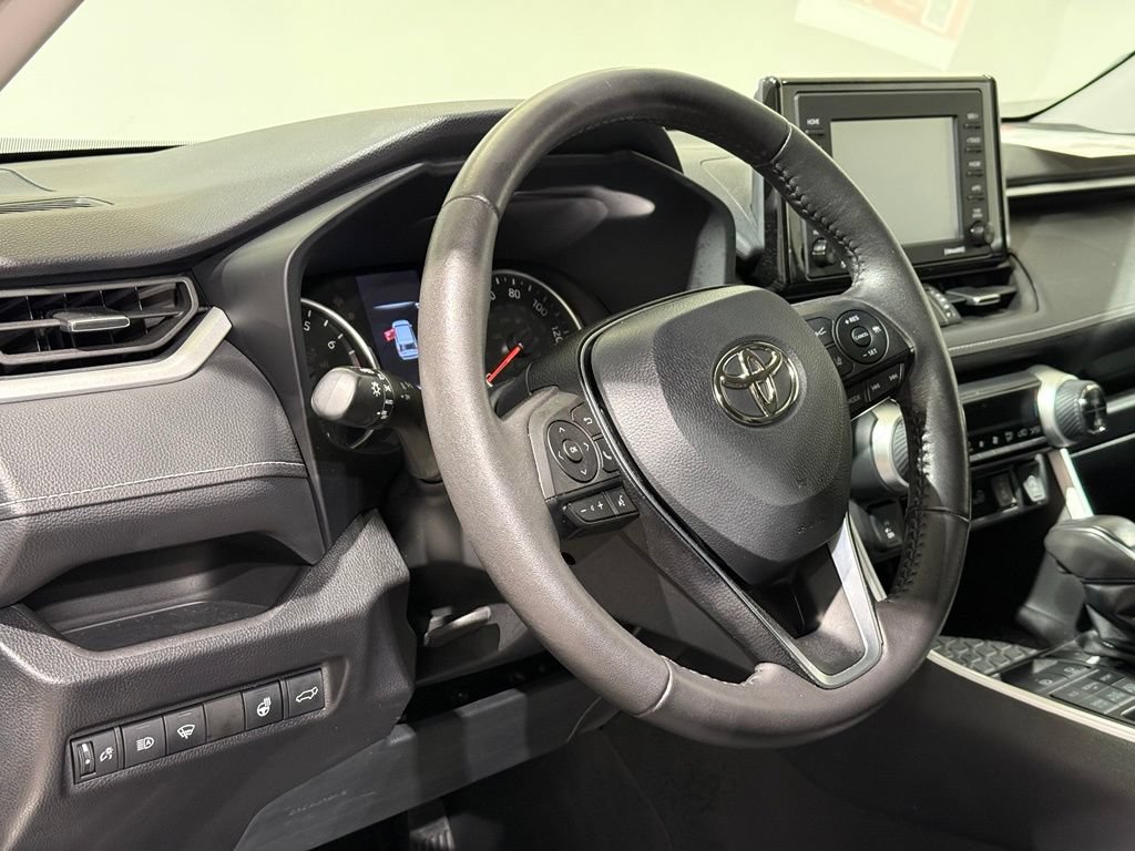 Used 2022 Toyota RAV4 XLE Premium AWD/4WD image 17
