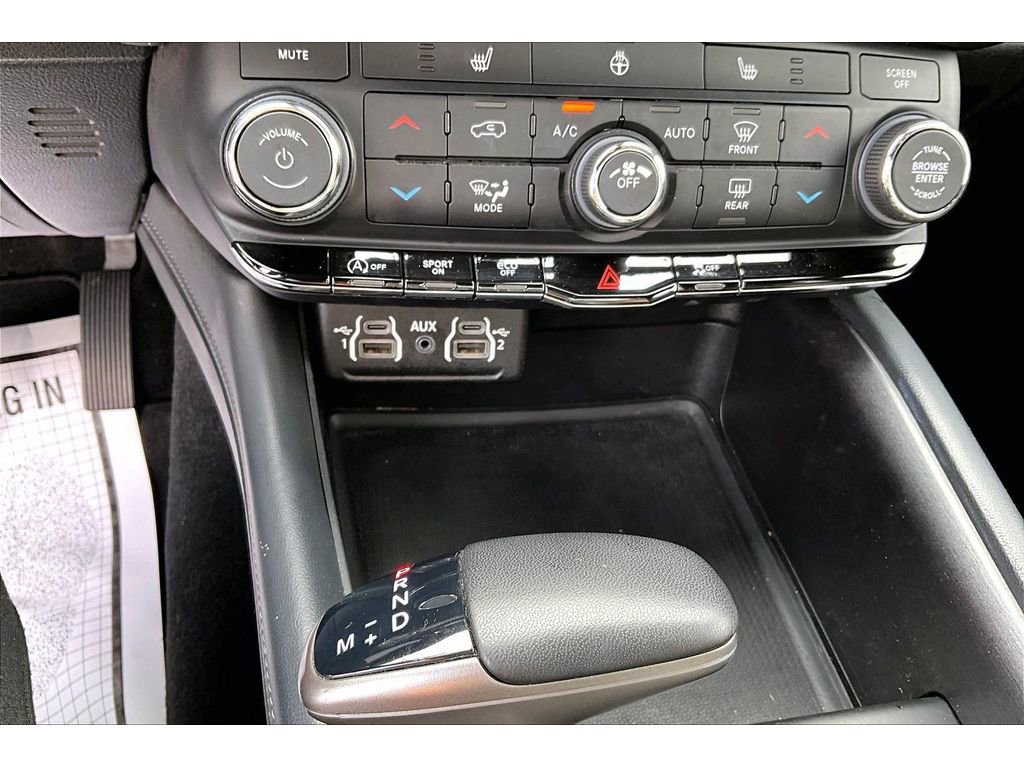 Used 2023 Dodge Durango SXT image 34