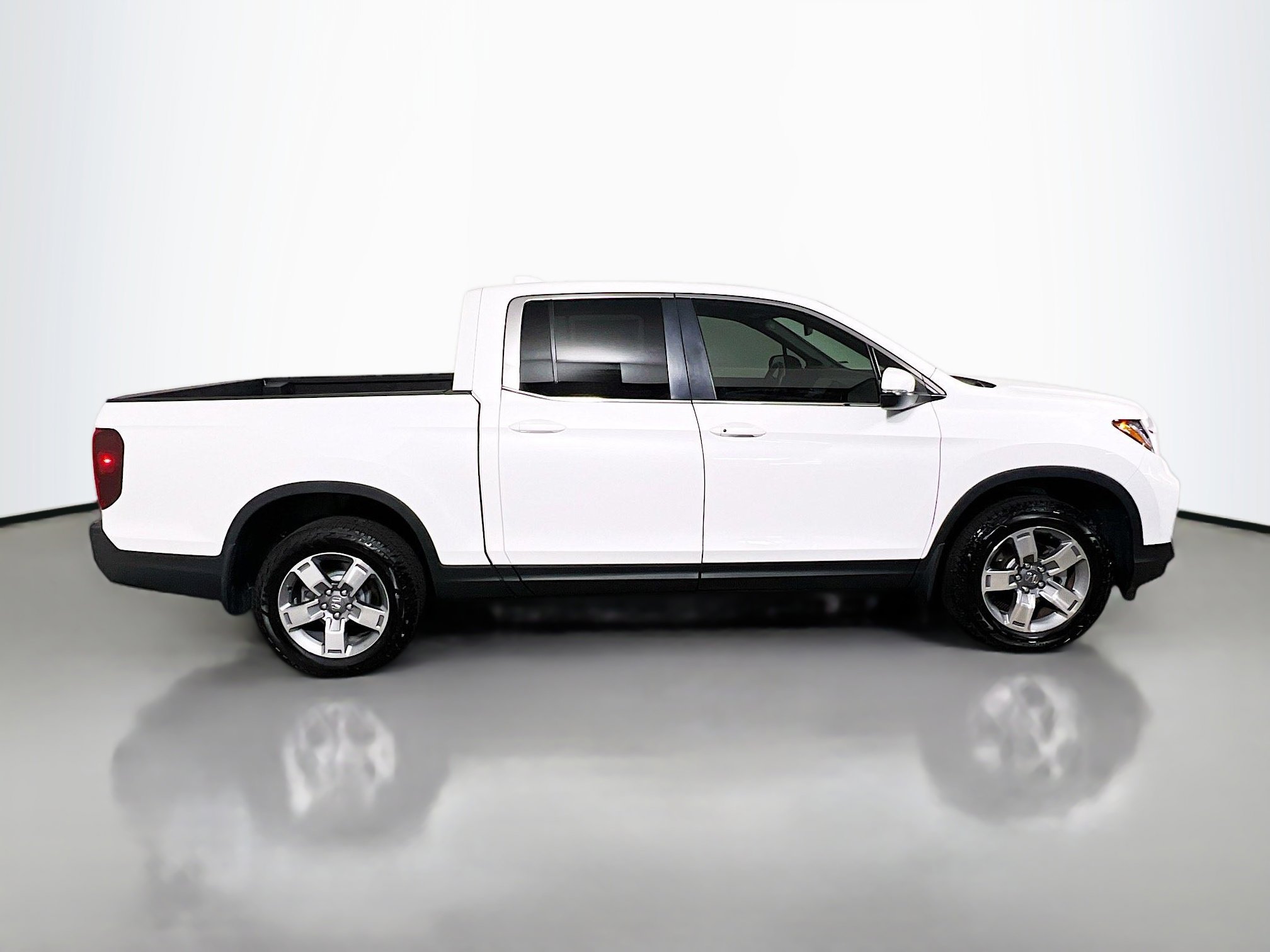 Used 2025 Honda Ridgeline RTL image 3