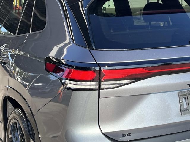 New 2026 Volkswagen Tiguan SE R-Line image 5