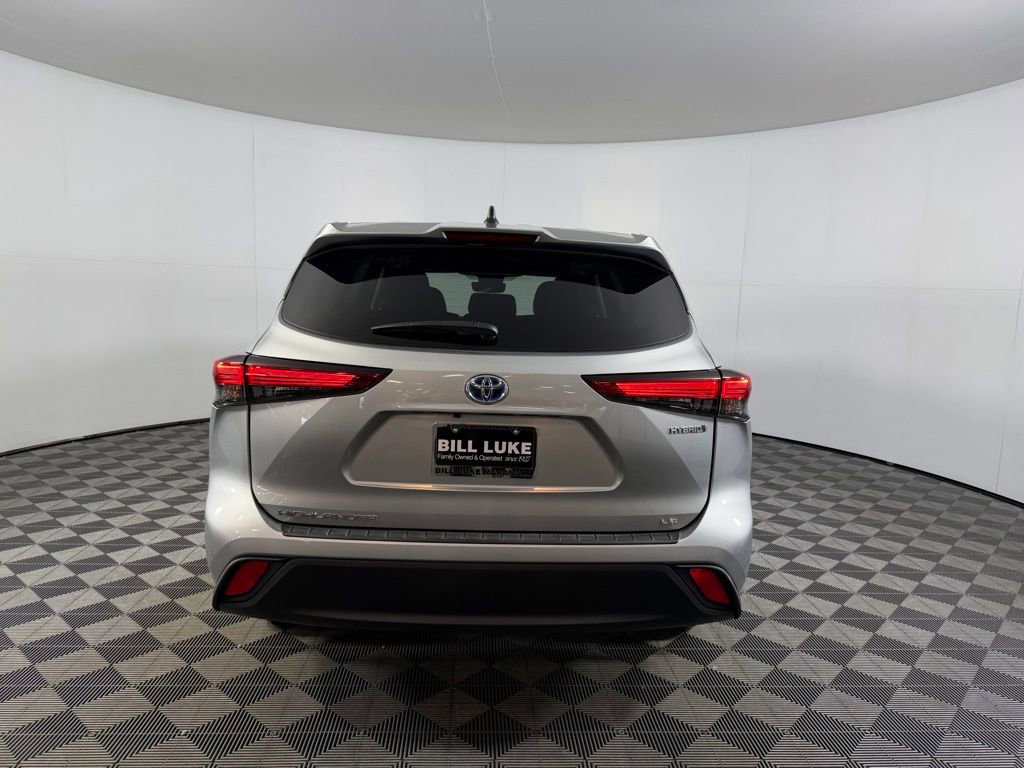 Used 2023 Toyota Highlander LE image 9