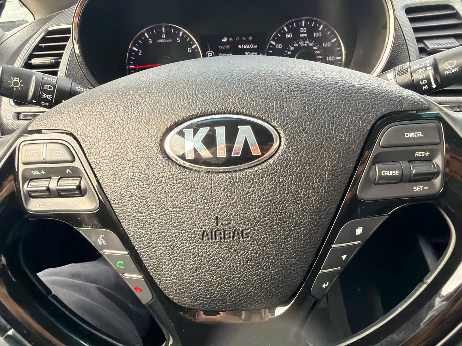 Used 2017 Kia Forte S w/ S Technology Package image 21