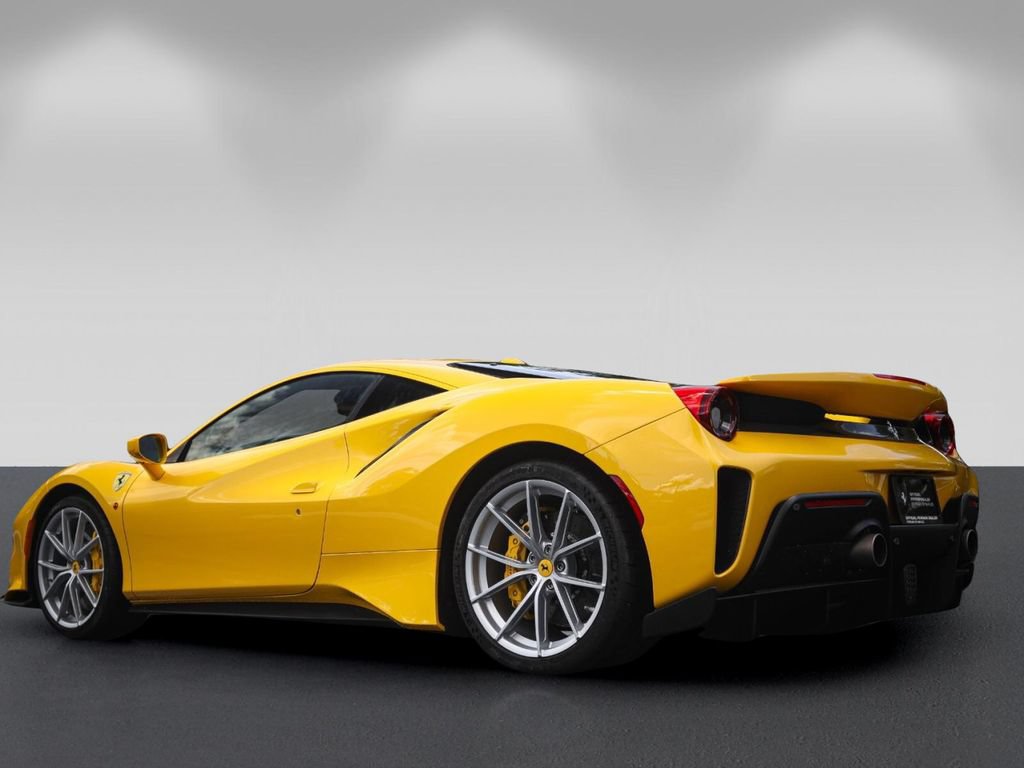 Used 2019 Ferrari 488 Pista Coupe RWD image 5