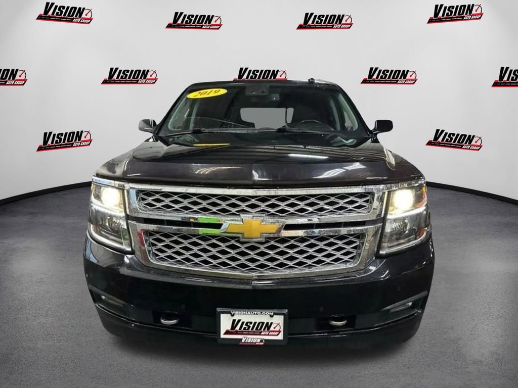 Used 2019 Chevrolet Tahoe LT w/ LT Signature Package image 2
