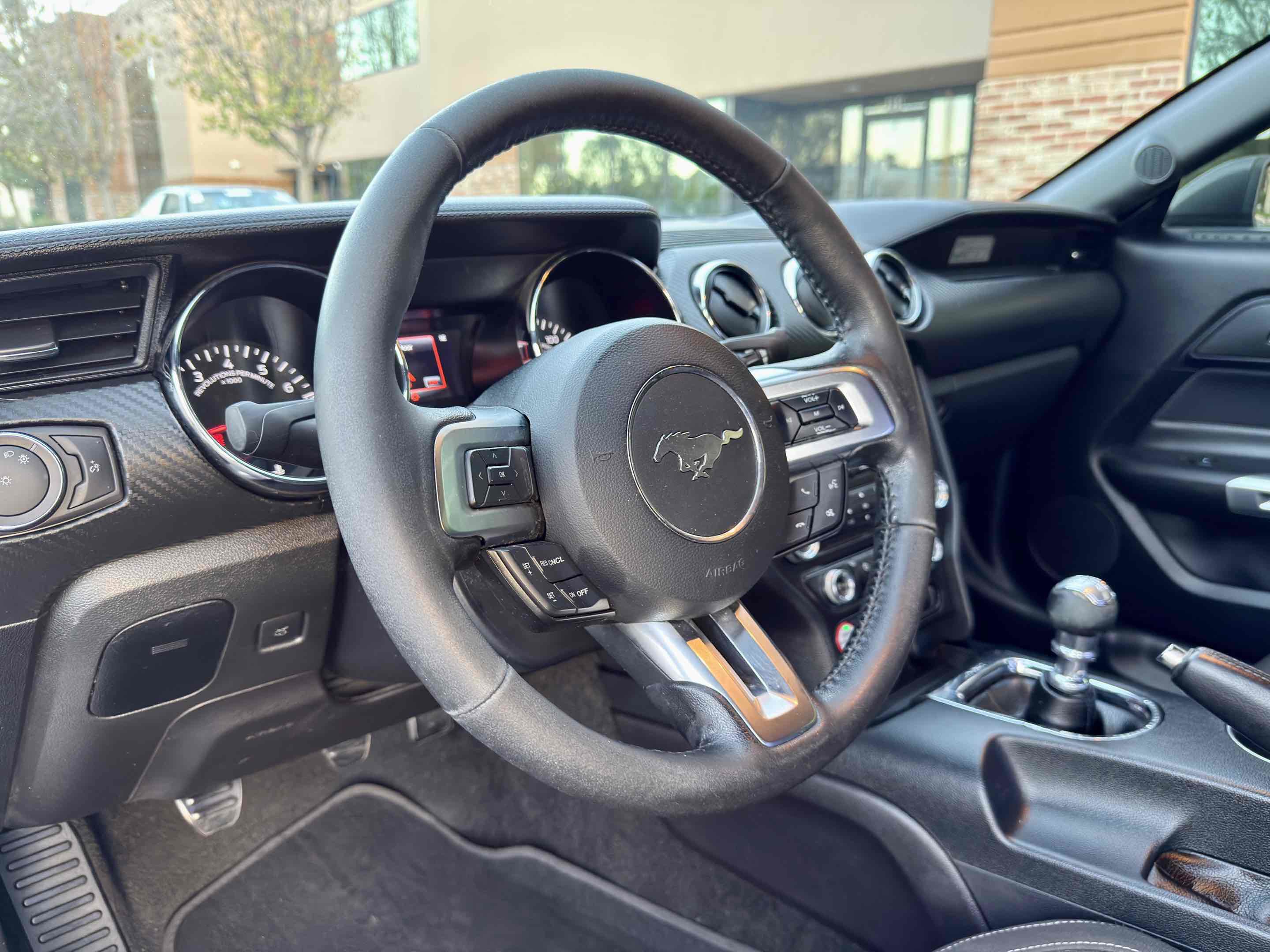 Used 2017 Ford Mustang Coupe RWD image 32