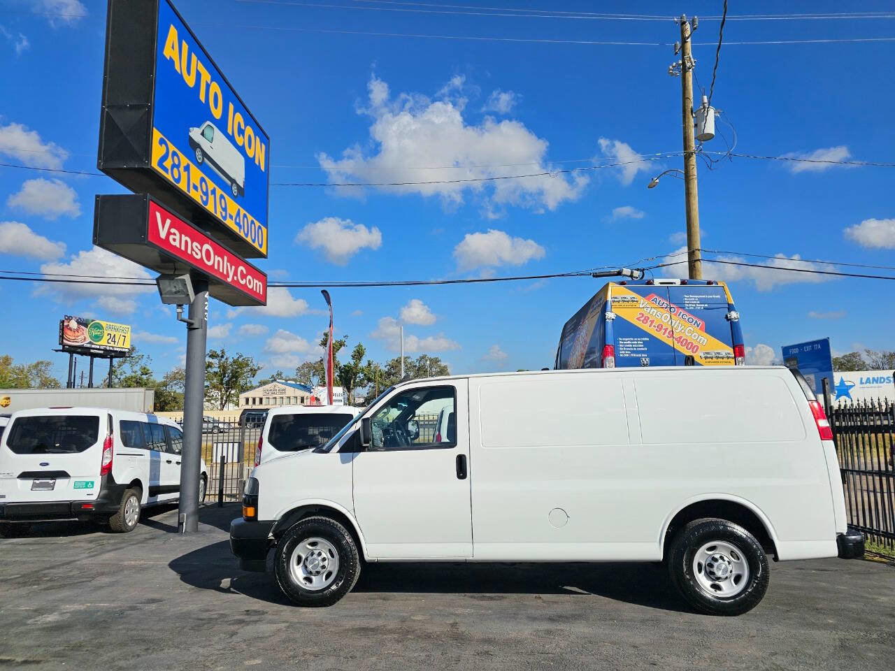 Used 2019 Chevrolet Express 2500 image 4