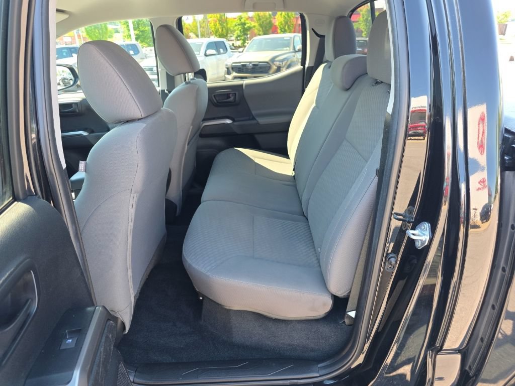 Used 2022 Toyota Tacoma SR5 AWD/4WD image 12