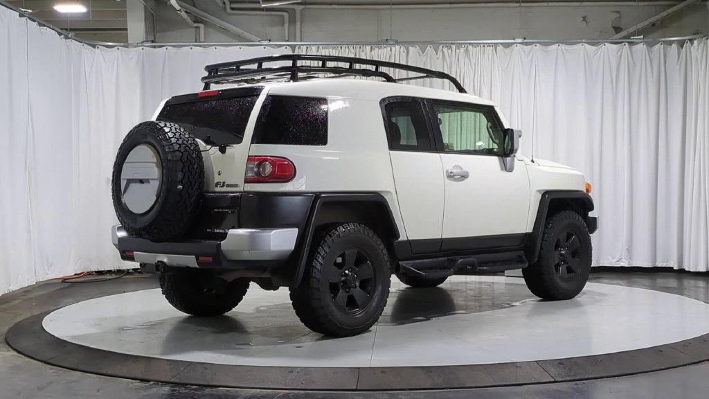 Used 2013 Toyota FJ Cruiser 4WD image 9