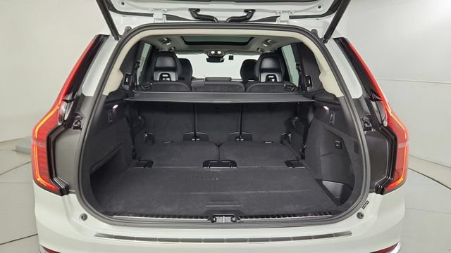 Certified 2025 Volvo XC90 B6 Core w/ Protection Package Premier AWD/4WD image 44