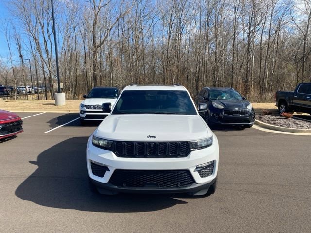 Used 2024 Jeep Grand Cherokee Limited w/ Luxury Tech Group II image 10