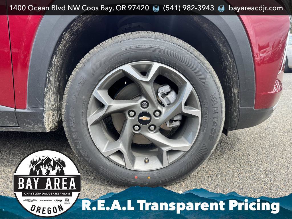 Used 2025 Chevrolet Trax LT image 9