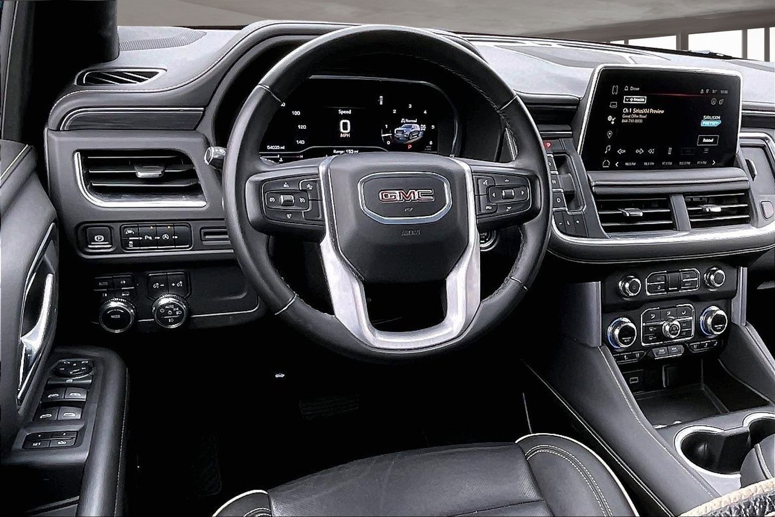 Used 2024 GMC Yukon XL SLT image 8