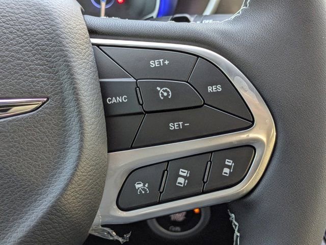 New 2026 Chrysler Pacifica Select FWD image 27