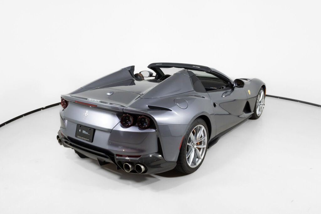 Used 2021 Ferrari 812 GTS image 9