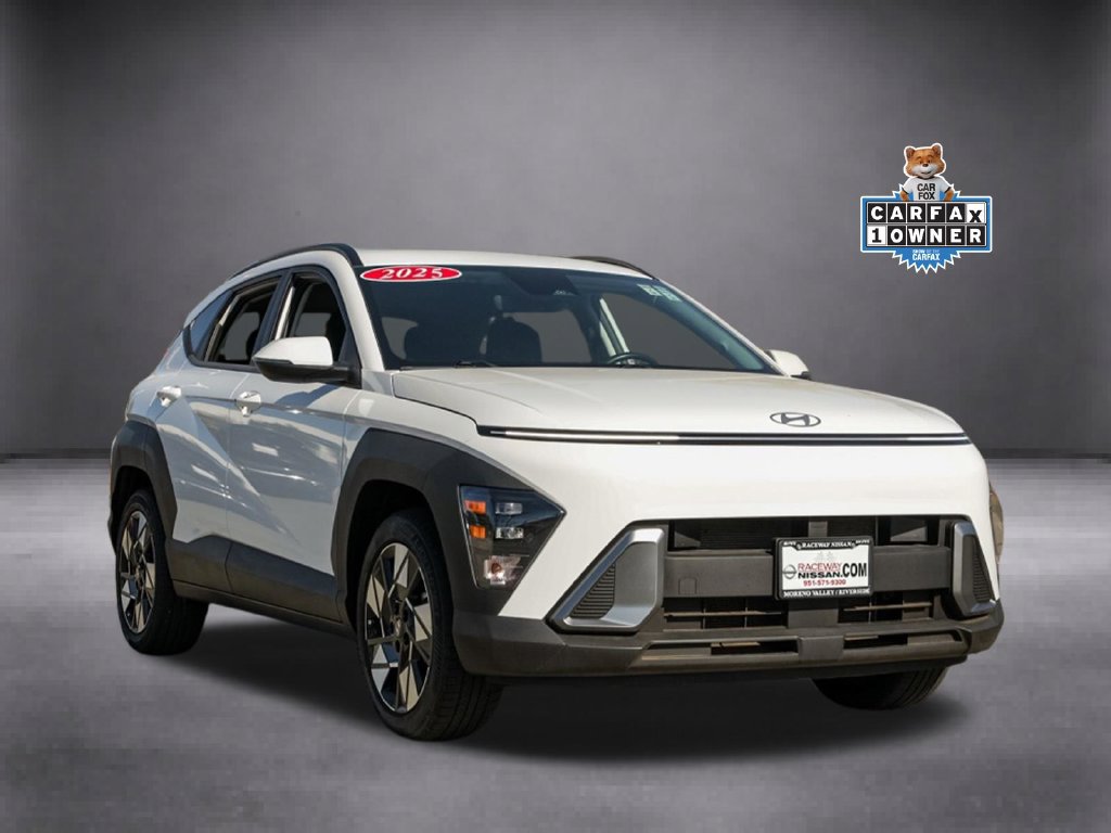 Used 2025 Hyundai Kona SEL FWD image 2