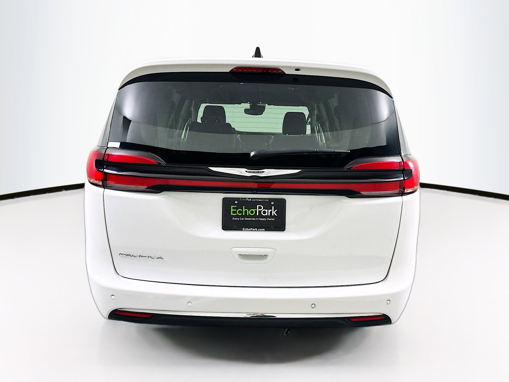 Used 2024 Chrysler Pacifica Touring-L image 7