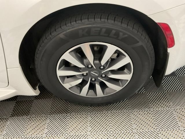 Used 2021 Chrysler Pacifica Touring FWD image 41