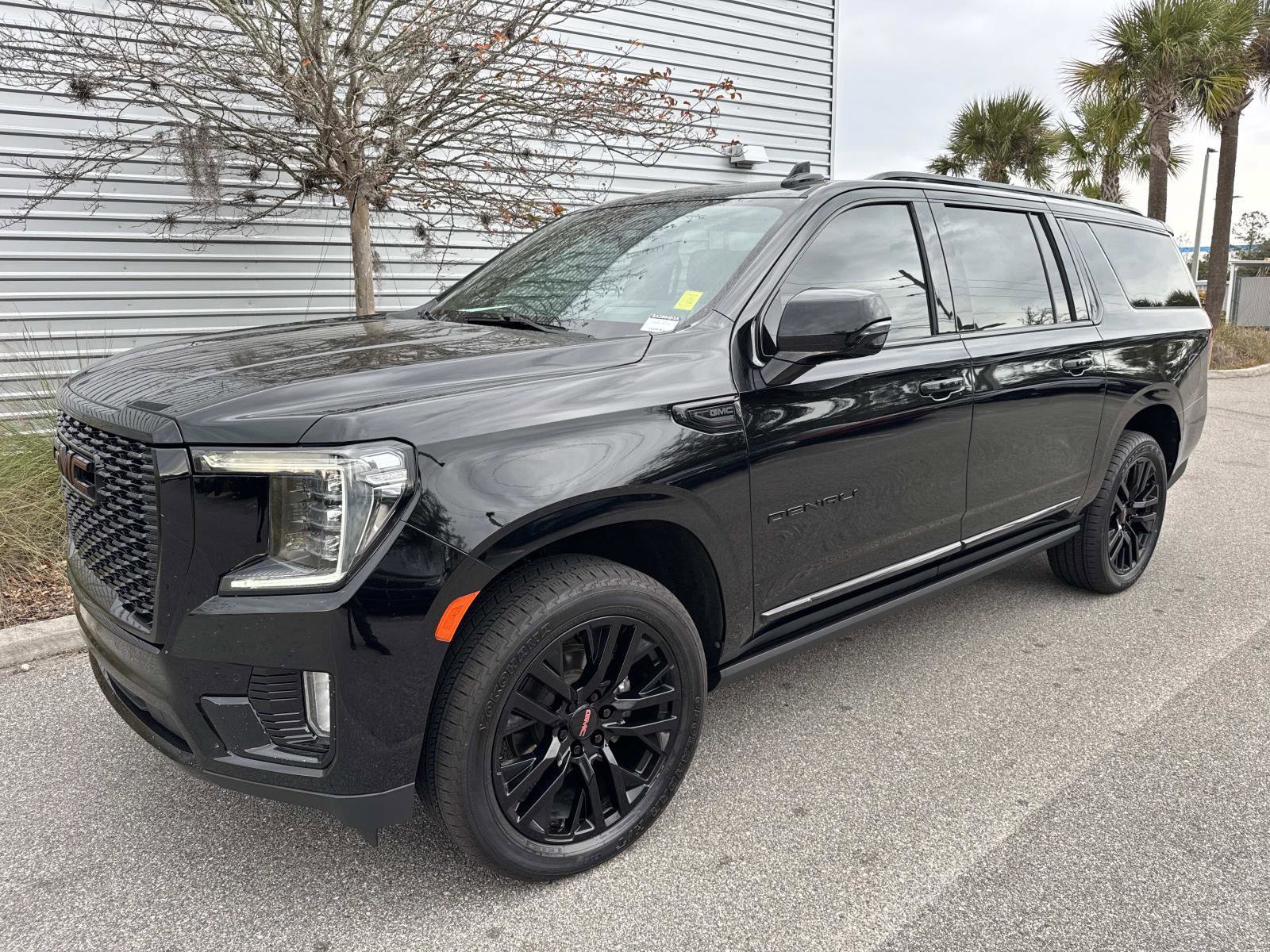 Used 2021 GMC Yukon XL Denali w/ Denali Ultimate Package image 1