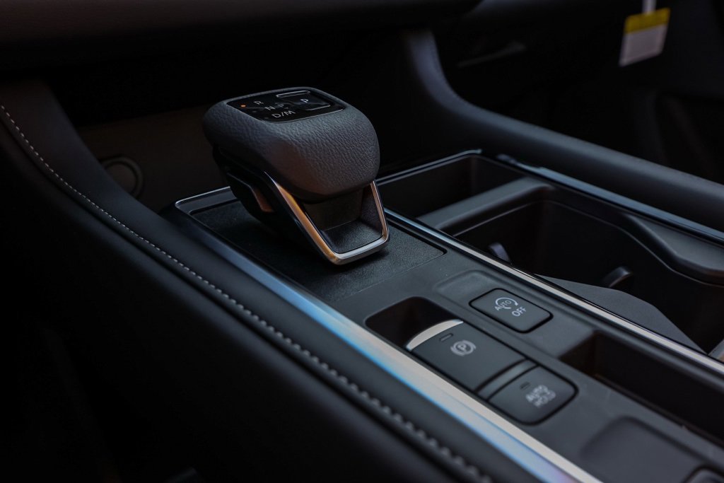 New 2025 Nissan Pathfinder SV image 31