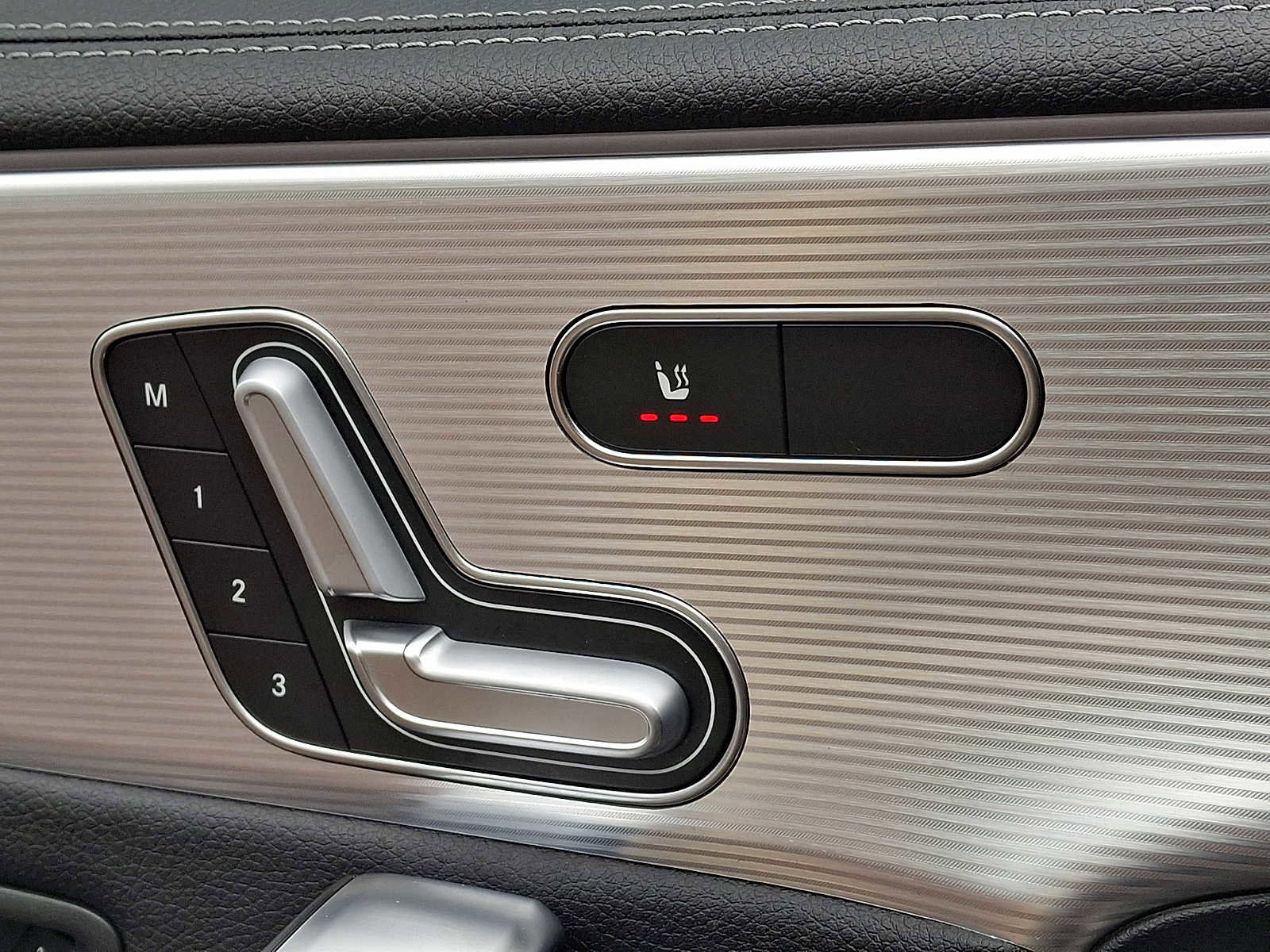 Used 2022 Mercedes-Benz CLA 250 4MATIC w/ Premium Package Lite image 24