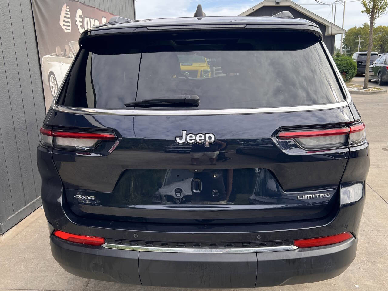 Used 2024 Jeep Grand Cherokee L Limited image 7