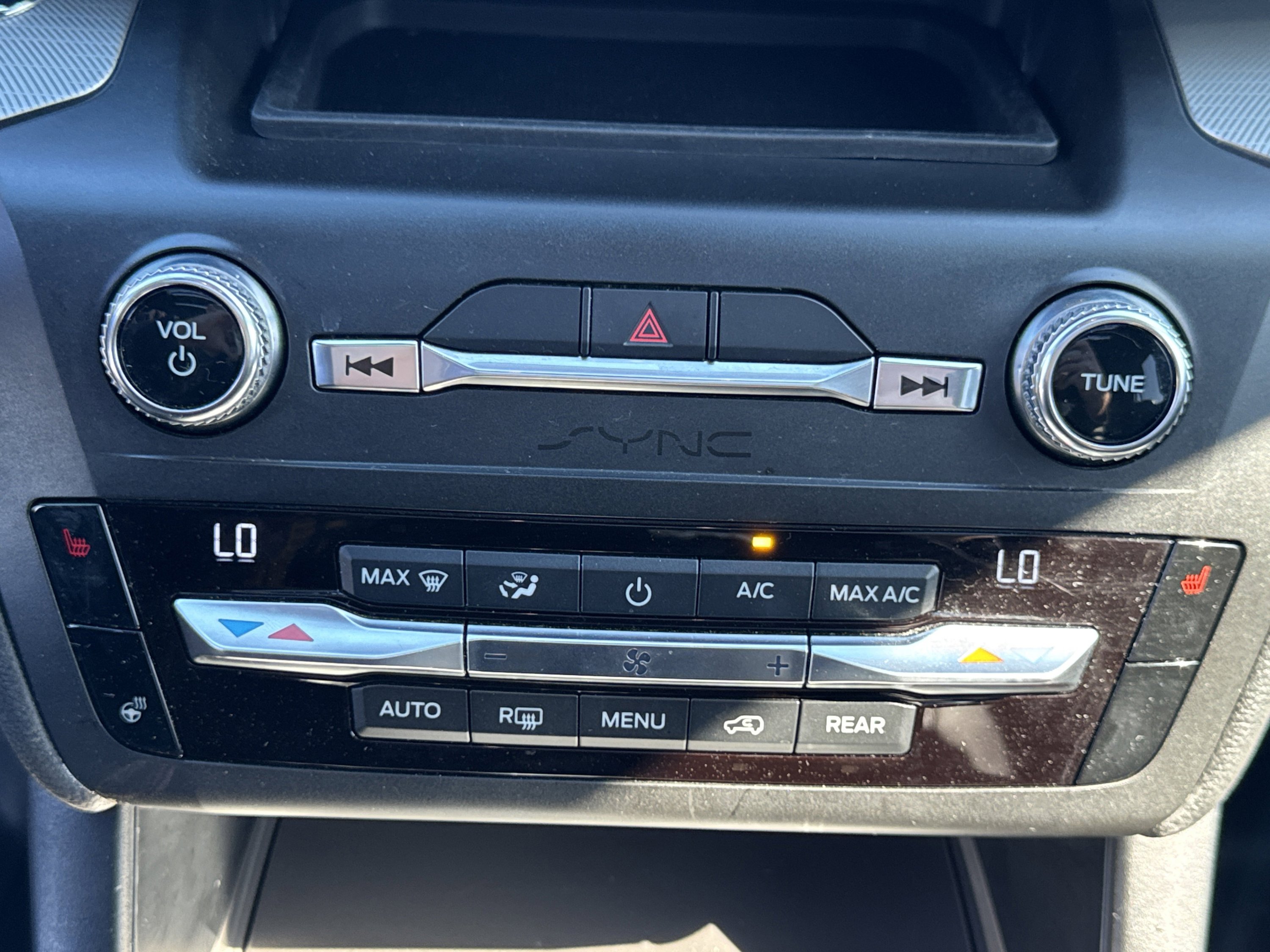 Used 2020 Ford Explorer XLT w/ Equipment Group 202A image 82