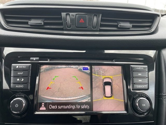 Used 2019 Nissan Rogue SL w/ Premium Package image 17