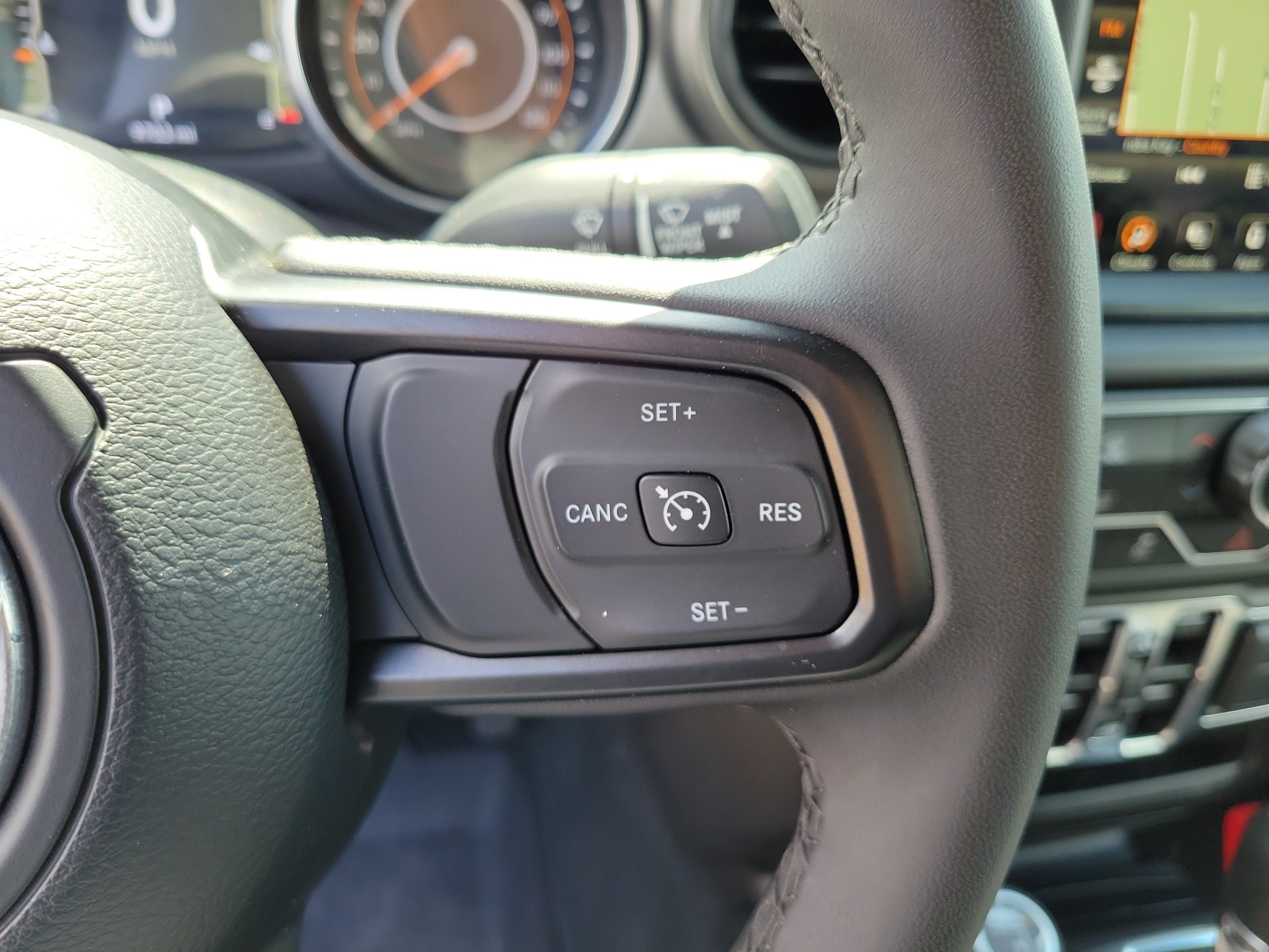 Used 2023 Jeep Gladiator Sport AWD/4WD image 21
