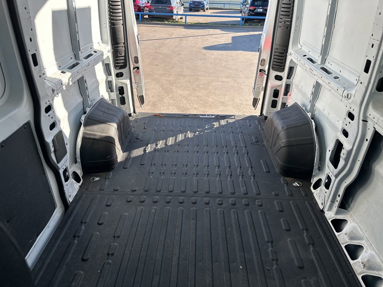 Used 2023 RAM ProMaster 2500 image 17