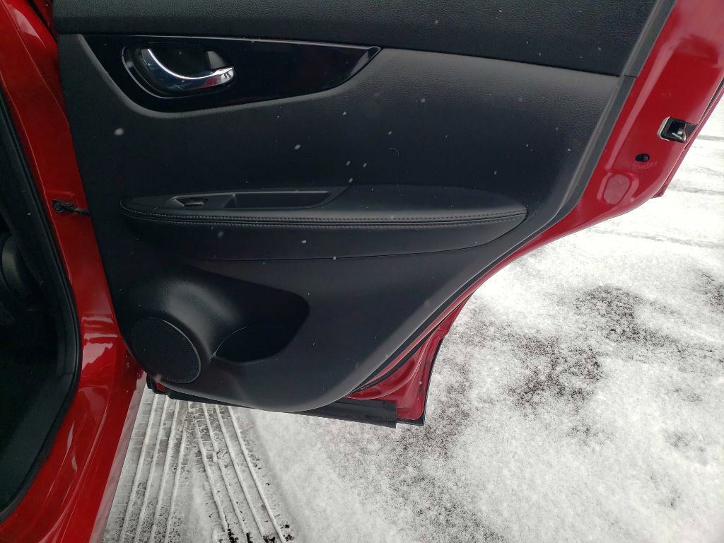 Used 2017 Nissan Rogue Sport SL image 33