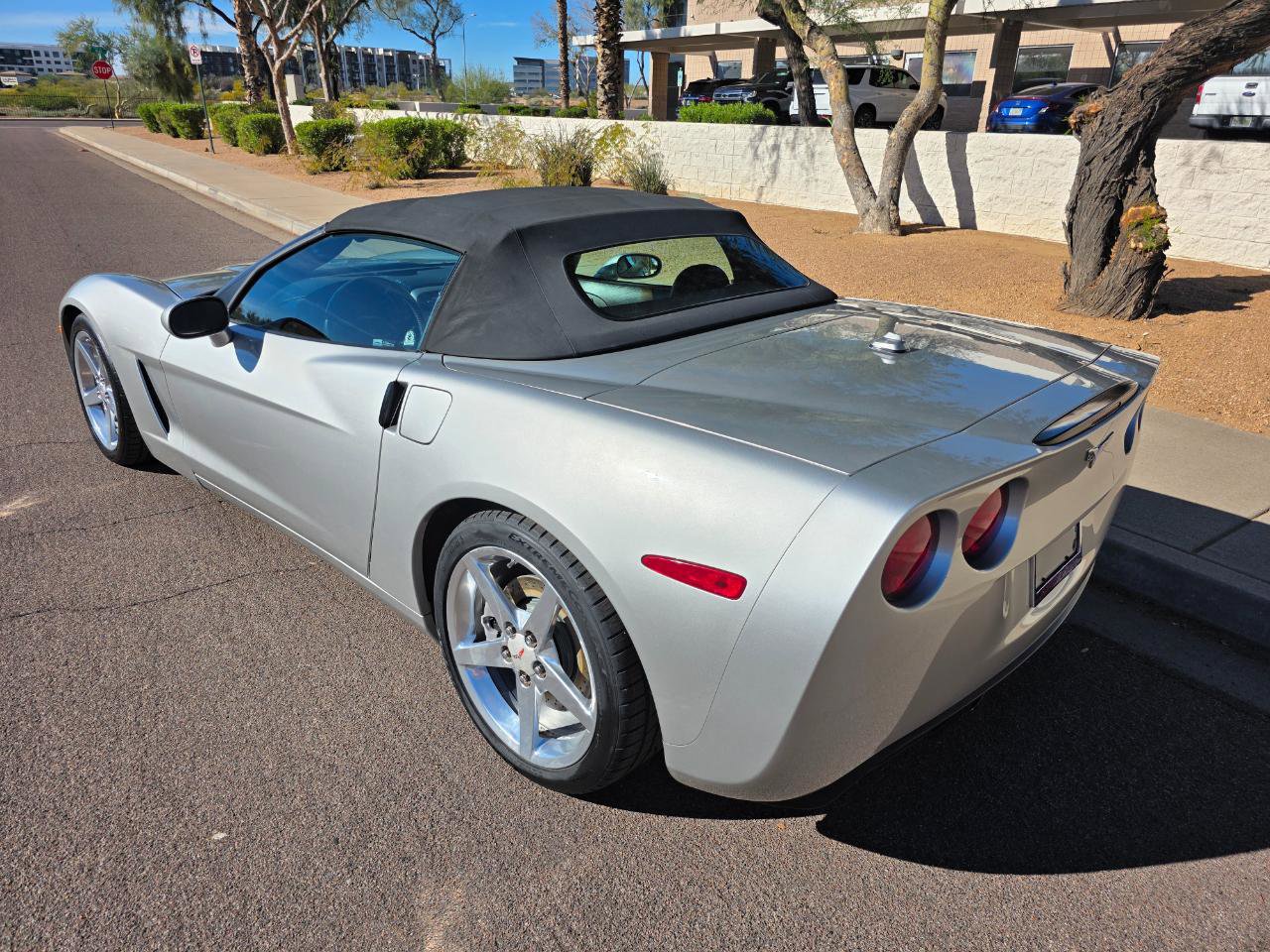 Used 2005 Chevrolet Corvette Convertible w/ Preferred Equipment Group RWD image 11